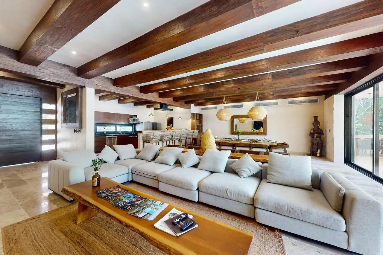Villa Aktun Akumal 0*,