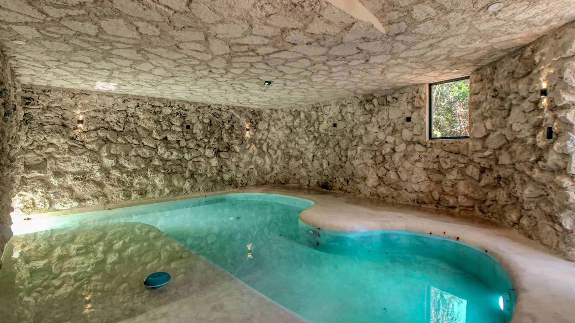Villa Aktun Akumal 0*,